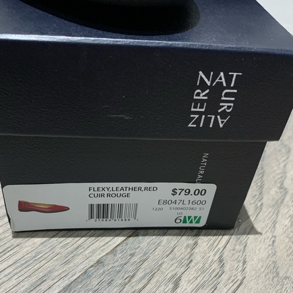 Naturalizer Flexy red leather 6 wide - Picture 4 of 4
